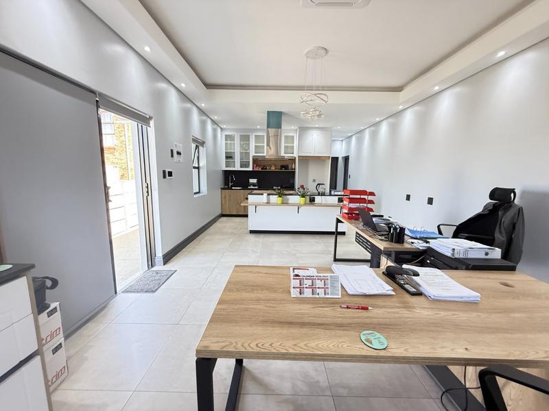 5 Bedroom Property for Sale in Tafelzicht Western Cape